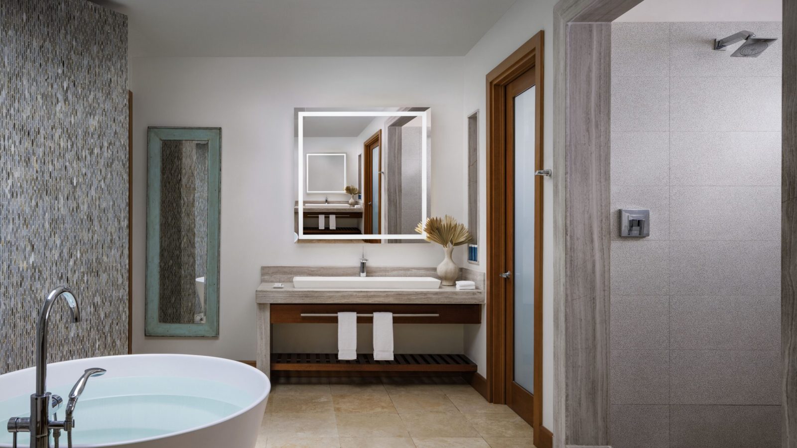 Travel Advisor Asset-SMB-Room-RJ-Bath