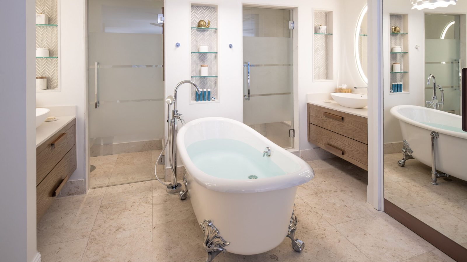 sandals-dunns-river-mammee-bay-oceanview-one-bedroom-butler-suite-o1b-bathroom-soaking-tub