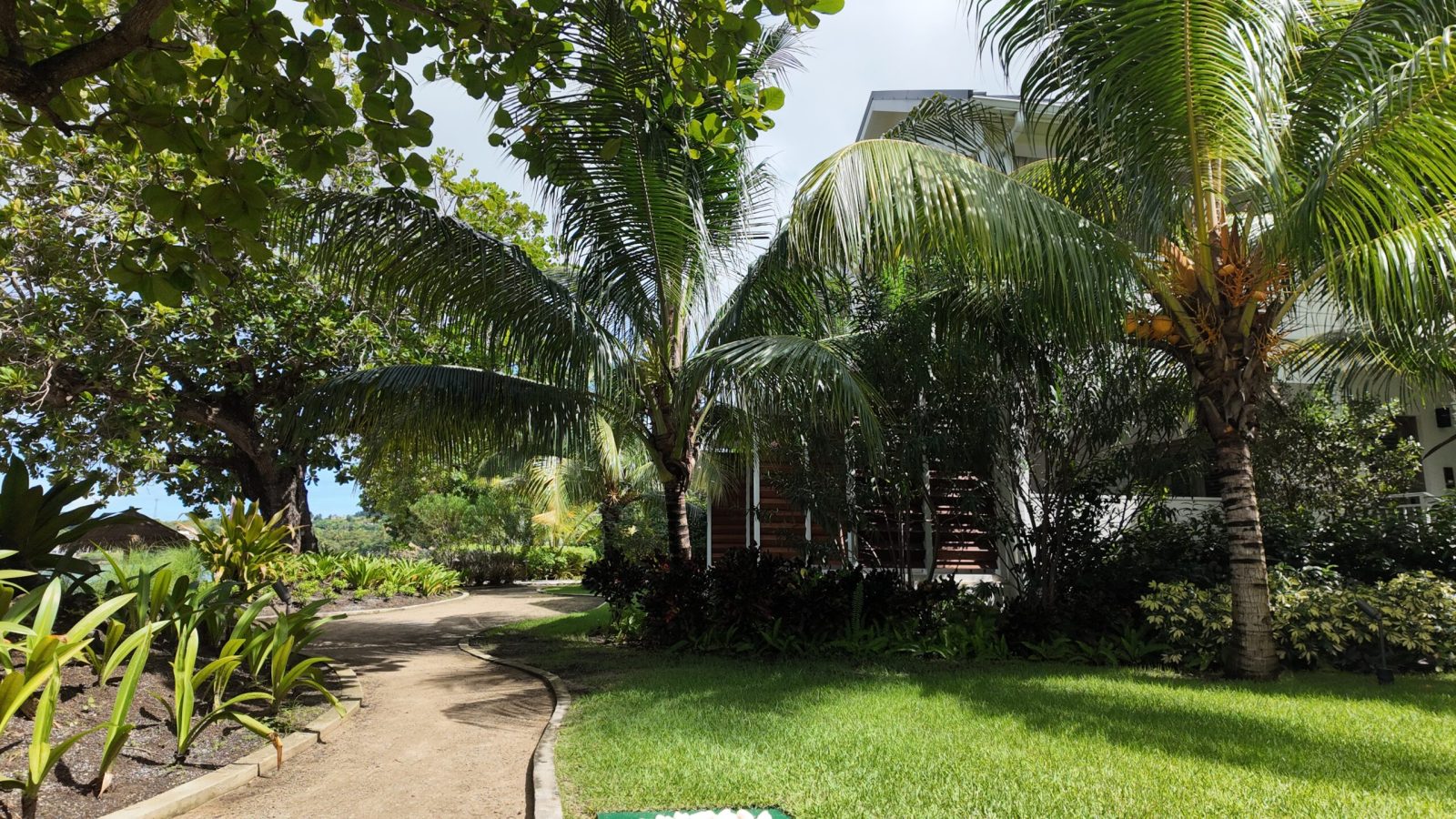 sandals-halcyon-beach-garden-path-scaled.jpg