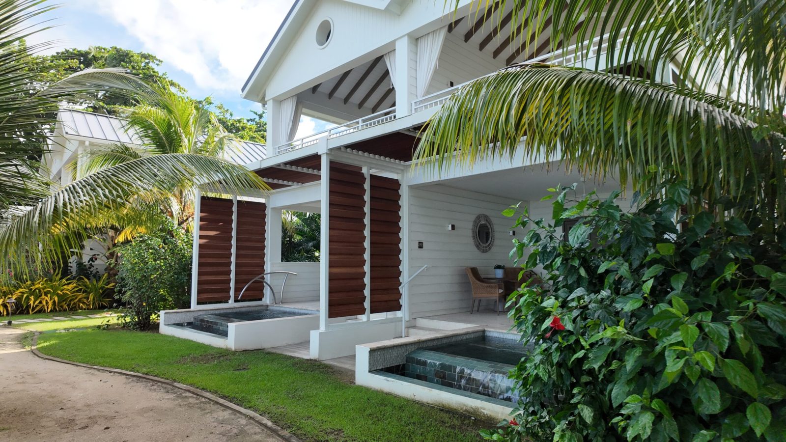 sandals-halcyon-beach-shore-house-butler-suite-jbp-exterior-plunge-pool-scaled.jpg